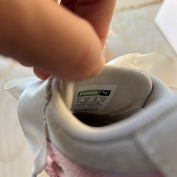 Puma Kids White and Pink Sneakers with Bows - Picture 7 of 7